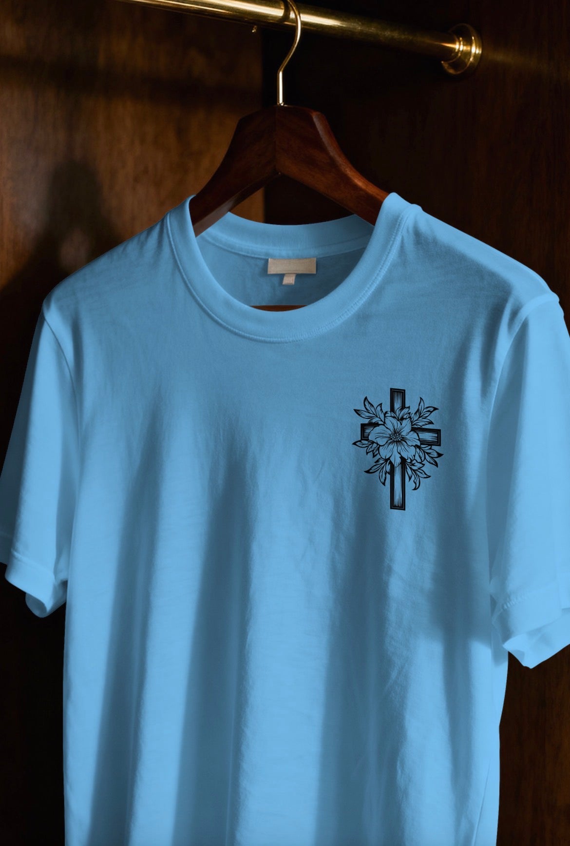 Luke 23;34 - Jesus carrying the cross T-shirt